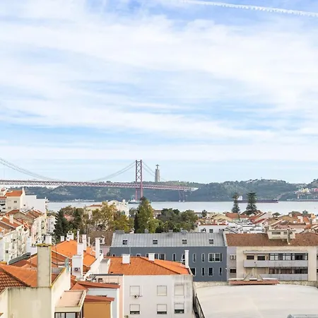 Tejo River View Nearby Belem