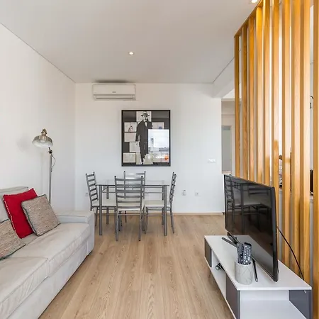 Tagus Bridge View 2bdr By Lovelystay